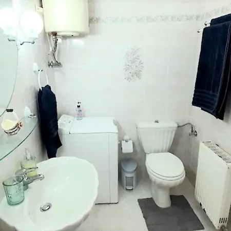 Mando Patrasso - Classical Apartment In The Center Of Patras With Free Parking Extérieur photo