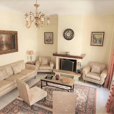 Mando Patrasso - Classical Apartment In The Center Of Patras With Free Parking Extérieur photo